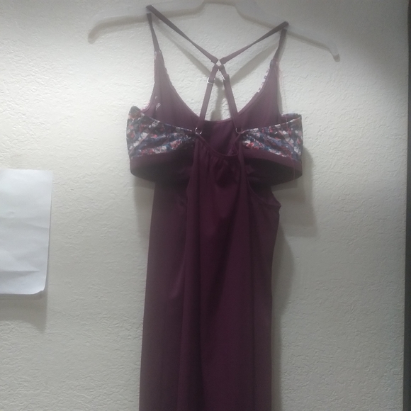 ATHLETA TANK ACTIVEWEAR IS 36 D/ DD - Picture 3 of 3